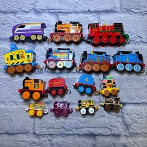 Thomas the Train & Friends And Minis Very Small Train Engines Lot Of 15 Tracks